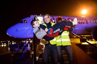 Enfant-avion-médecin-1